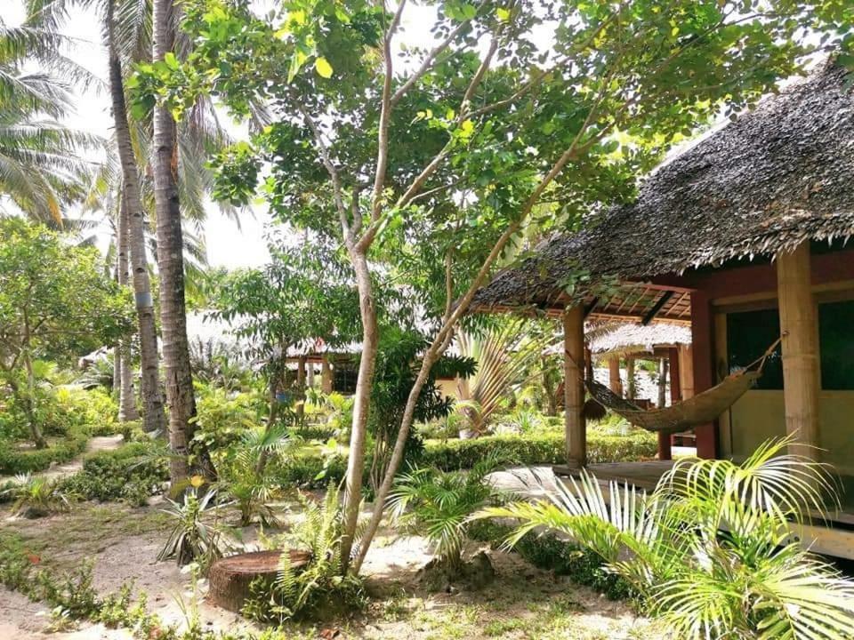 Sulu Sunset Beach Resort Nauhang Exterior photo