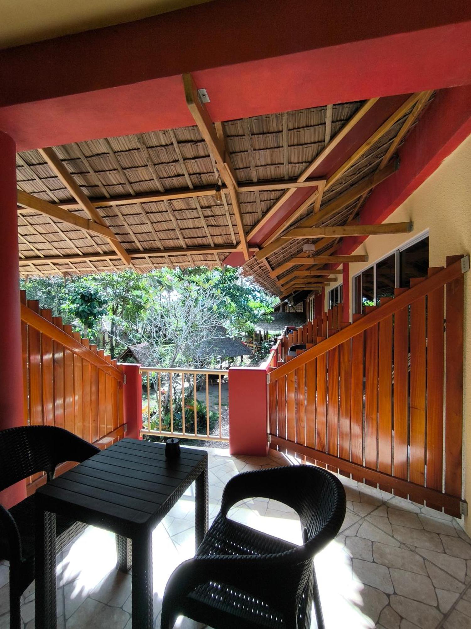 Sulu Sunset Beach Resort Nauhang Exterior photo